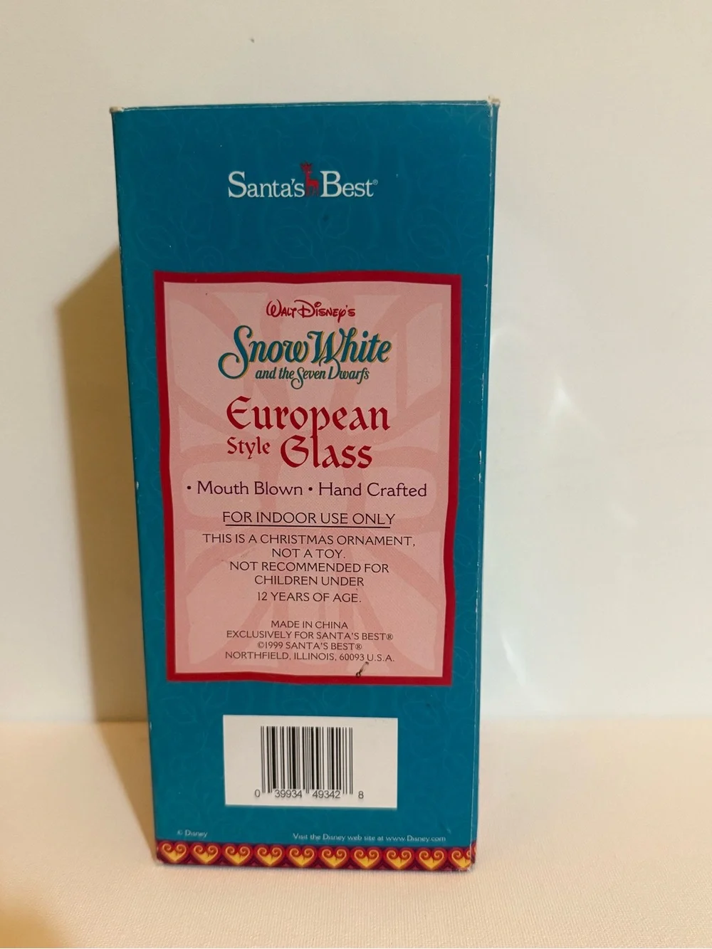 Santa's Best Snow White and the‎ Seven Dwarfs Disney Glass Ornament Box Damage